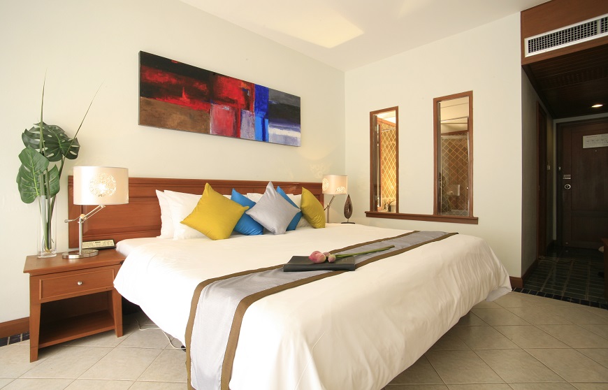 Sunset Beach Resort premium guest room, Phuket