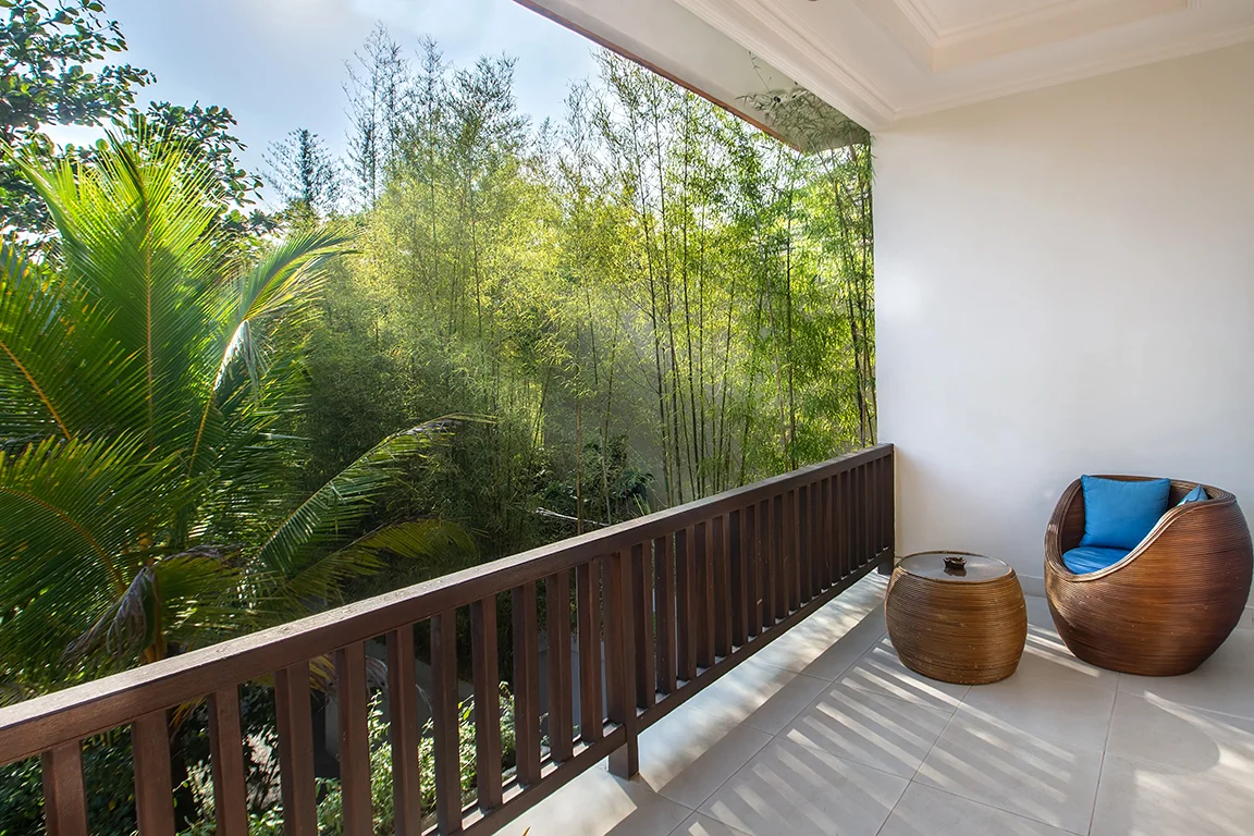 Greenfield Balcony